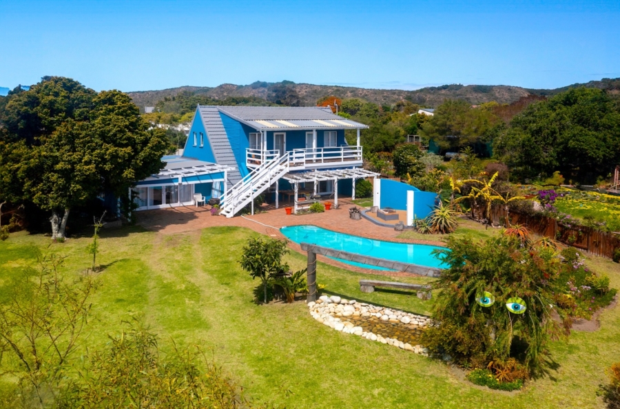 5 Bedroom Property for Sale in The Island Western Cape